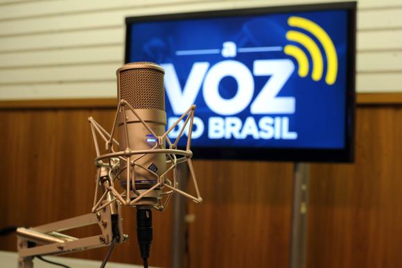 Temer sanciona lei que flexibiliza horário de A Voz do Brasil
